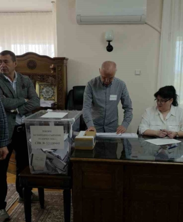 Edirne’de çifte vatandaşlar Bulgaristan seçimleri için sandık başında