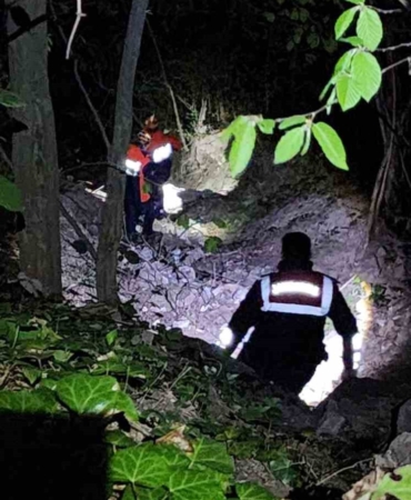 Ormanda yollarını kaybettiler, ekipler kurtardı