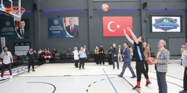 Özel bireyler ve basketbolcular potada buluştu