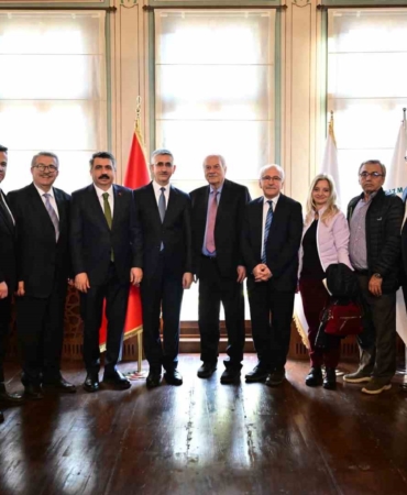 Balkanlarla göbek bağımız var