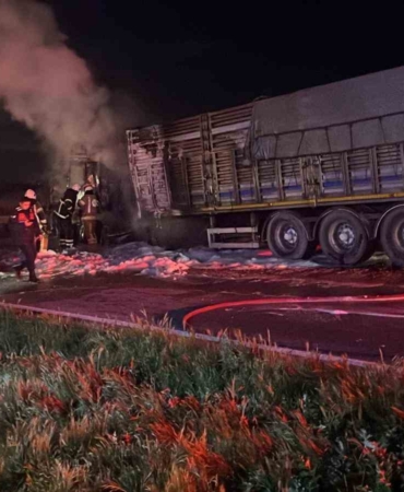 Karacabey’de tır yangını: Bursa yolu trafiğe kapandı