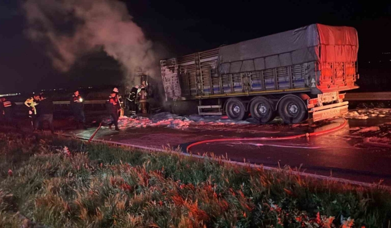 Karacabey’de tır yangını: Bursa yolu trafiğe kapandı