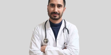 Uzm. Dr. Emin Cecen hasta kabulüne başladı