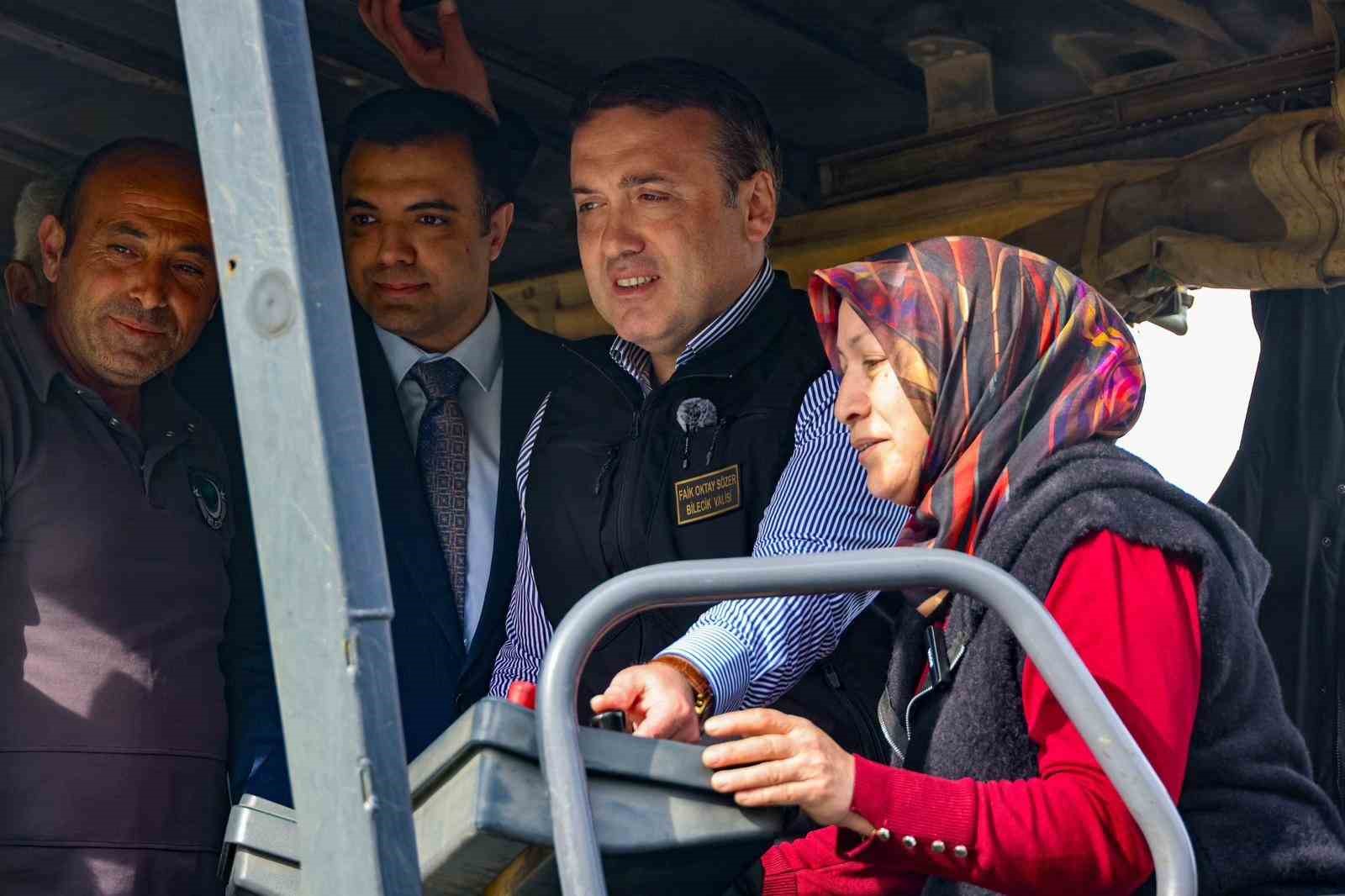 Vali Sözer, asfalt serim çalışmalarını yerinde inceledi