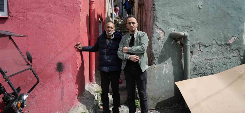 Eşiyle birlikte yaptığı poğaçalarla insanlara umut oluyor