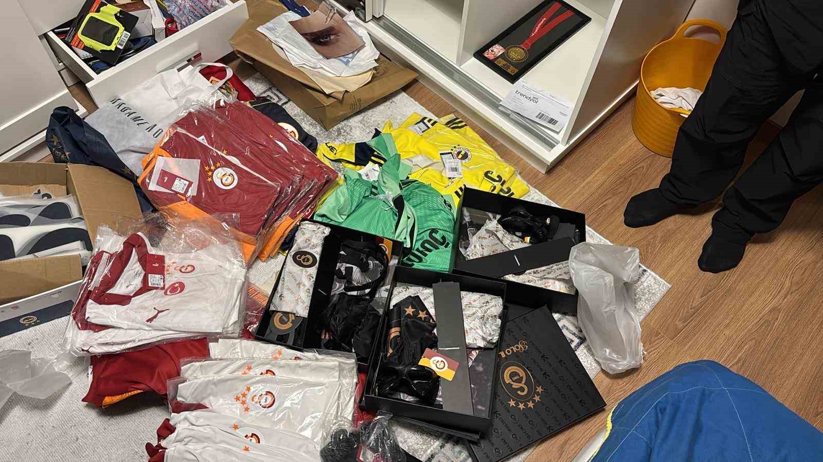 8 ilde eşzamanlı karaborsa bilet operasyonu: 15 kişi gözaltına alındı