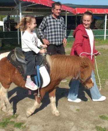 Balıkesir’de çocukların at binme sevinci