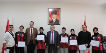 Bilecik’te sporculara başarı belgesi verildi