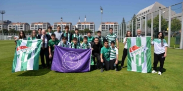 Öğrencilerden şampiyonu ziyaret