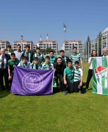 Öğrencilerden şampiyonu ziyaret