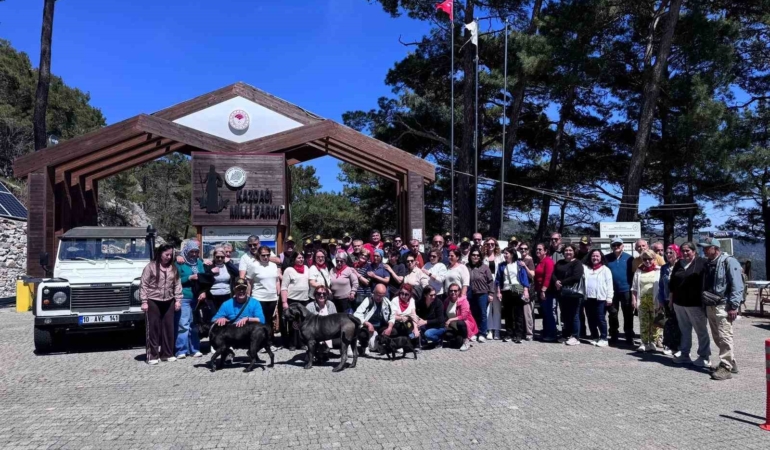 Çankırı mezunları Edremit’te hasret giderdi