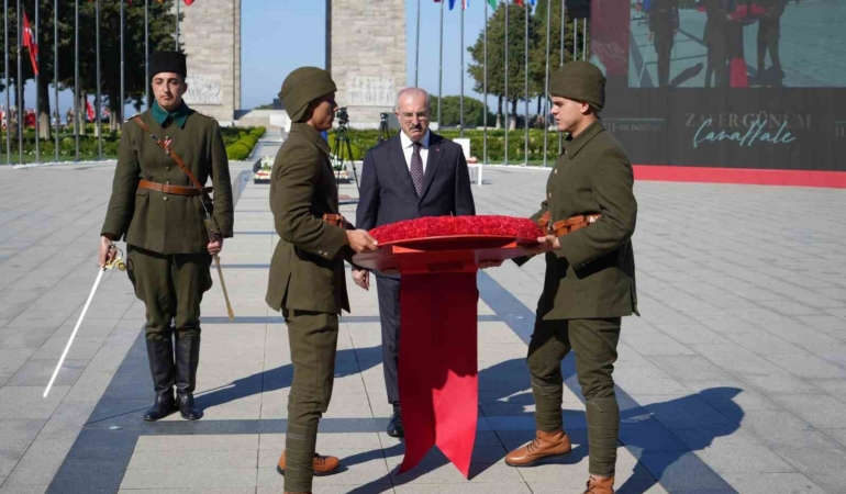 Çanakkale Kara Savaşları’nın 111. yıl dönümü etkinlikleri Şehitler Abidesi’nde törenle başladı