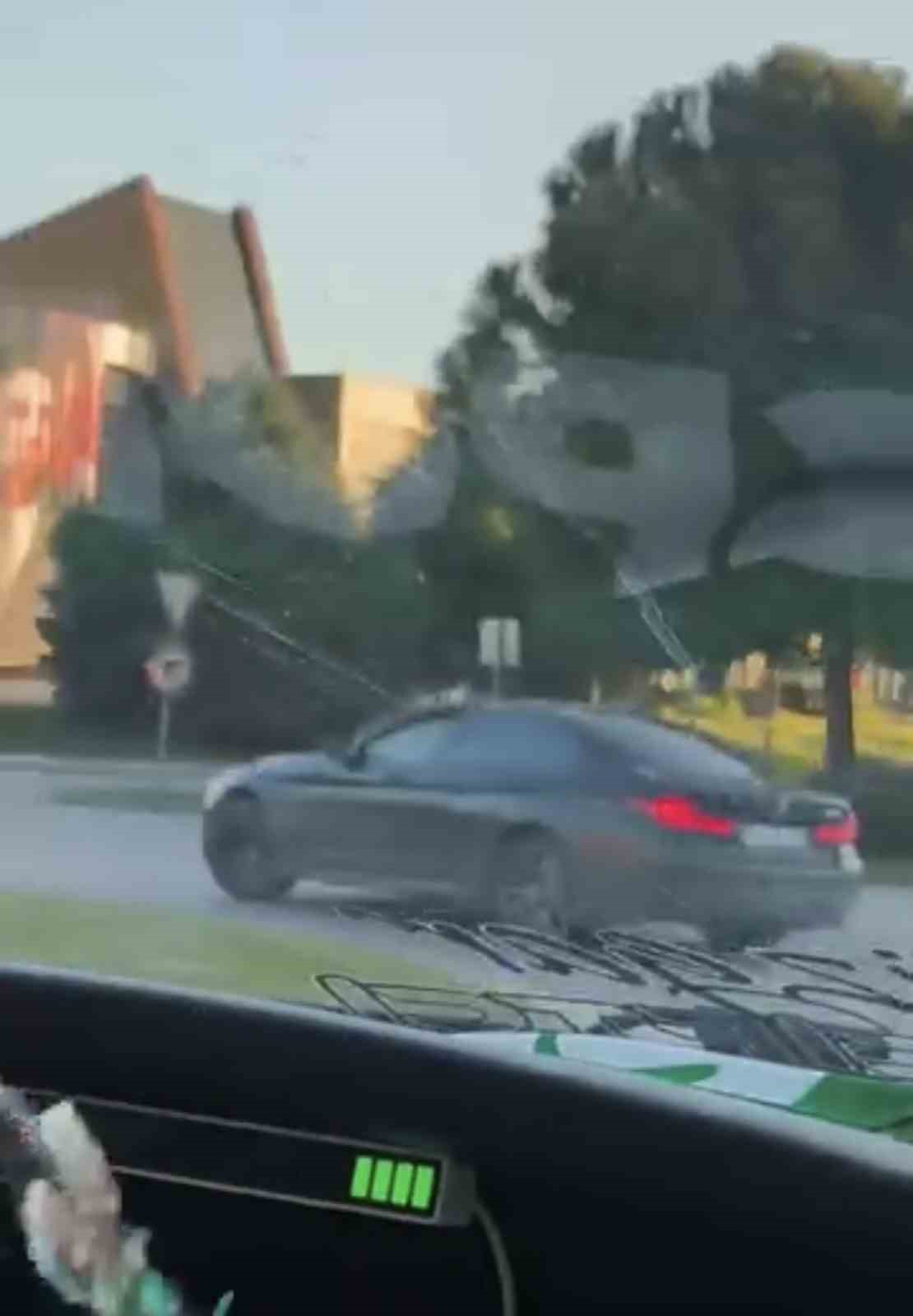 Bursa’da otomobil böyle drift attı