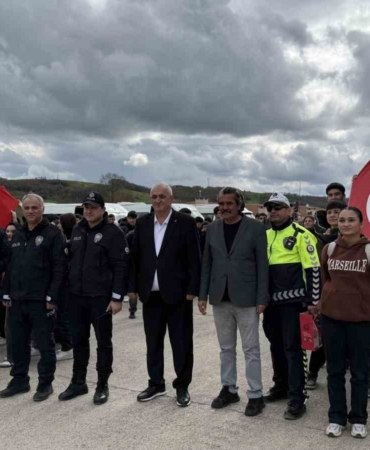 Kavga ihbarı üzerine geldiler, alkışlarla karşılandılar
