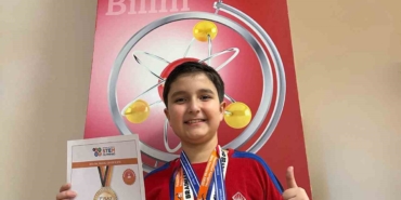 Dünya birincisi 4. sınıf öğrencisi Kerem’in hedefi Cahit Arf gibi bilim insanı olmak