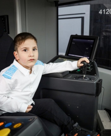 Tramvay tutkunu 6 yaşındaki Muhammet Enes’in hayali gerçeğe dönüştü