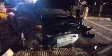 Kartal’da iki otomobil çarpıştı: 2 yaralı