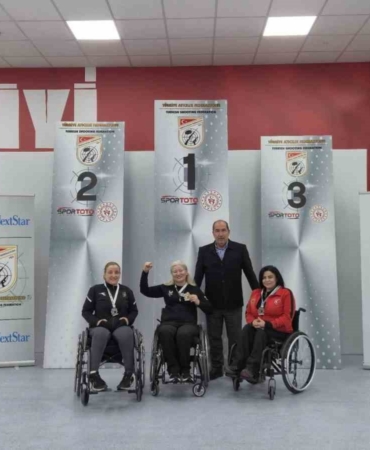 Bursa’nın gururu Aysel Özgan’dan altın madalya