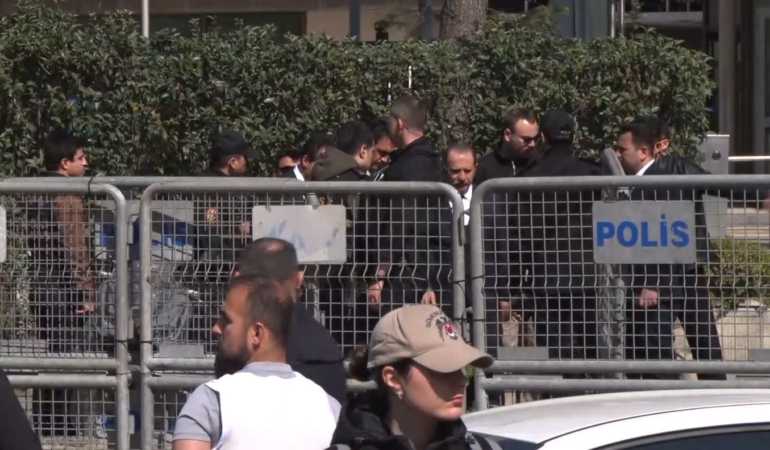 İstanbul İl Emniyet Müdürü Yıldız, Levent’te çatışmanın olduğu bölgede inceleme yaptı