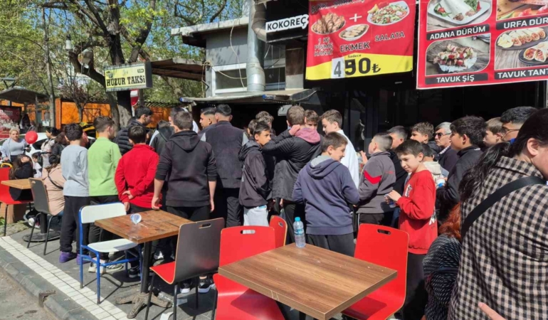 23 Nisan’da bedava kokoreç izdihamı