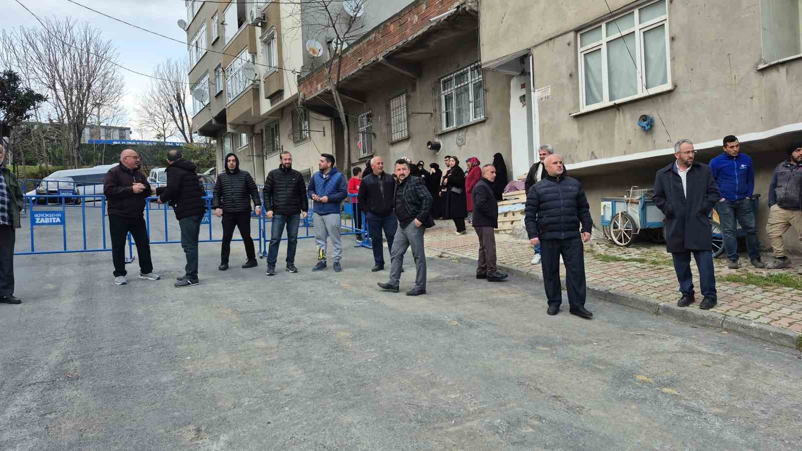 İBB’nin hatalı yıkımı 4 aileyi sokakta bıraktı, yakınlarının yanında kaldıklarını iddia eden aileler çözüm istedi