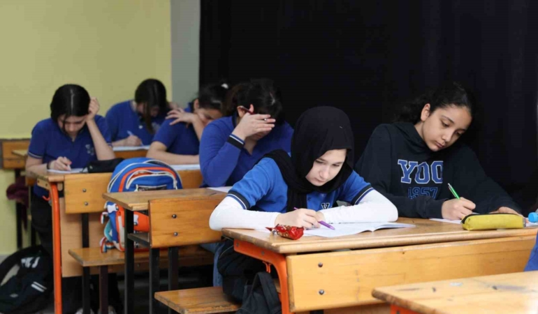 Körfez’de 4 bin 777 öğrenciye ücretsiz deneme sınavı desteği