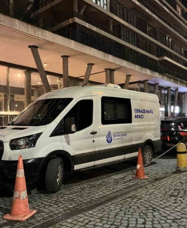 Zeytinburnu’nda eski koca dehşeti: Kızını öldürdü, eski eşini ağır yaraladı