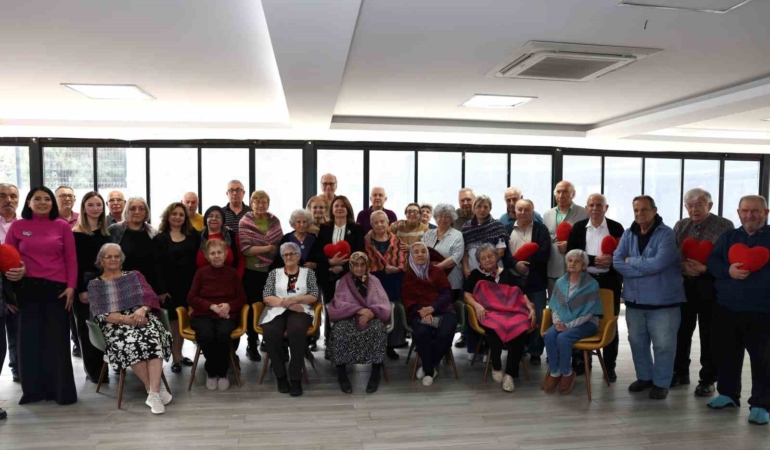 Nilüferli kadınlardan huzurevi sakinlerine gönül köprüsü