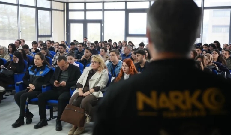 Tekirdağ’da Üniversite öğrencilerine Narko gençlik bilgilendirmesi