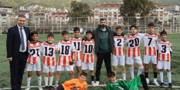Körfez’de 23 Nisan futbol turnuvasının şampiyonu Atatürk Ortaokulu oldu