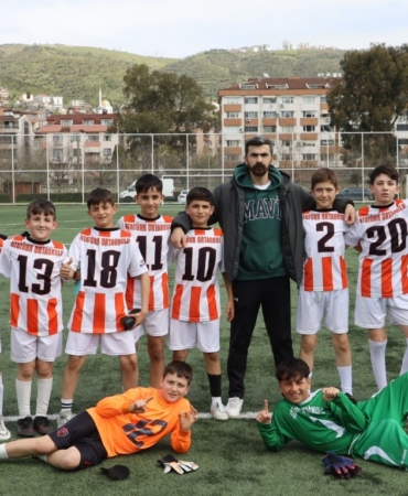 Körfez’de 23 Nisan futbol turnuvasının şampiyonu Atatürk Ortaokulu oldu