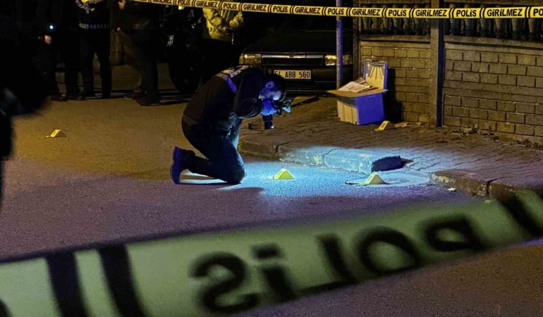 Eşinin KADES ihbarıyla eve gelen polislere ateş açtı