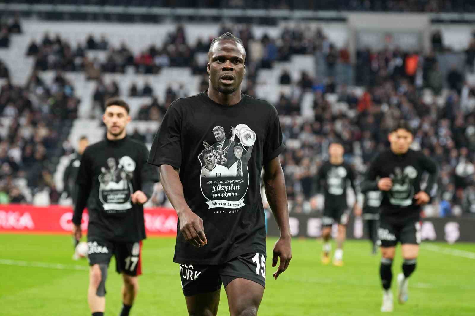 Trendyol Süper Lig: Beşiktaş: 2 - Antalyaspor: 0 (Maç devam ediyor)