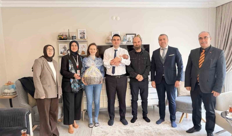 "İyilik Osmaneli’nin Kumaşında Var Projesi" kapsamında yeni doğan bebeğe destek