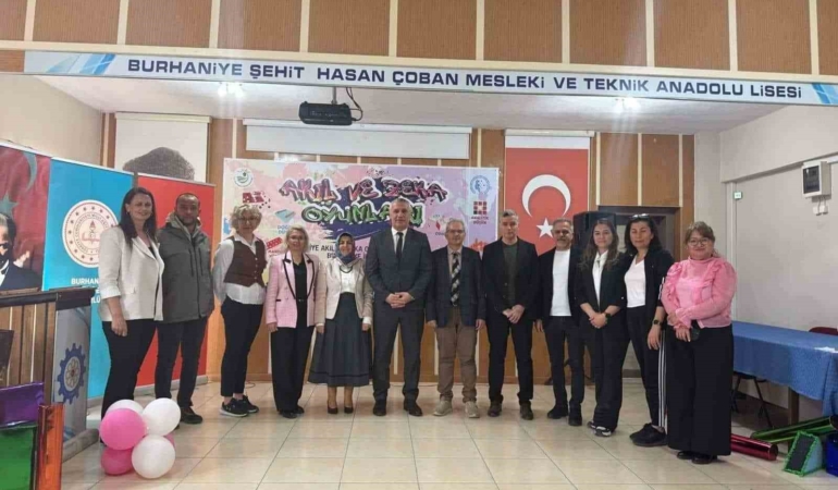 Burhaniye’de Akıl ve Zekâ Oyunları ödül töreni yapıldı