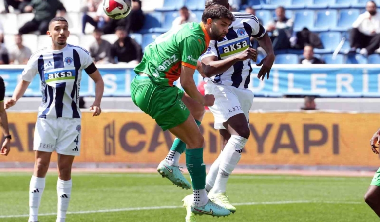 Trendyol Süper Lig: Kasımpaşa: 0 - Corendon Alanyaspor: 0 (Maç devam ediyor)