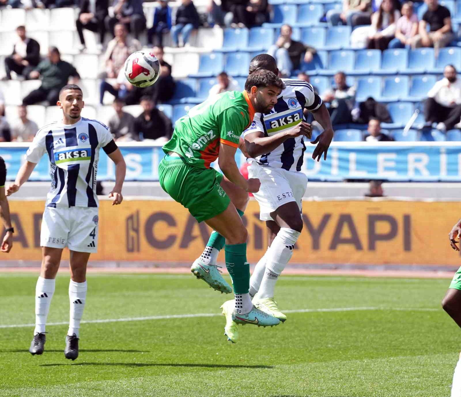 Trendyol Süper Lig: Kasımpaşa: 0 - Corendon Alanyaspor: 0 (Maç devam ediyor)