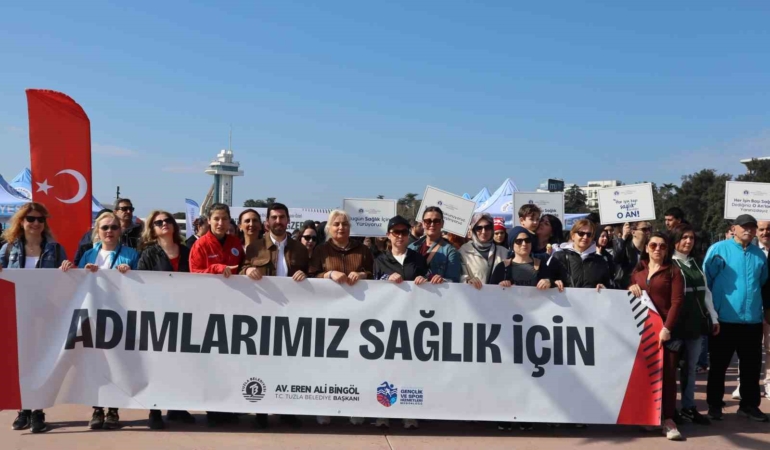 Tuzla’da Dünya Sağlık Haftası’na özel hareketli kutlama: Vatandaşlar hep beraber spor yaptı