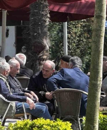 Günler sonra güneşi gören Sakaryalılar soluğu dışarıda aldı