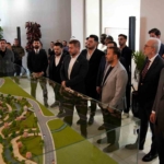 Galatasaray Yönetim Kurulu, teknik heyet ve futbolcular, RAMS Park House Maslak Satış Ofisi’ni ziyaret etti