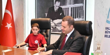 Başkan Akın, makamını çocuklara devretti