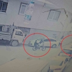 Bisikletli çocuklar otomobille böyle çarpıştı, kaza anı kamerada