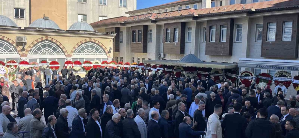 Küçükçekmece Belediye Başkanı Çebi’nin kardeşi Ömer Çebi son yolculuğuna uğurlandı