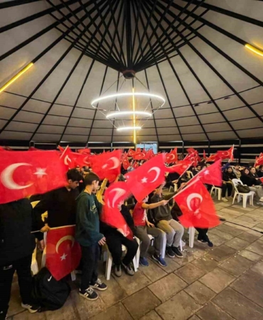 Fatih’te, A Milli Takım’ın Kosova galibiyeti coşkuyla kutlandı