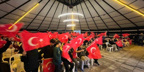 Fatih’te, A Milli Takım’ın Kosova galibiyeti coşkuyla kutlandı