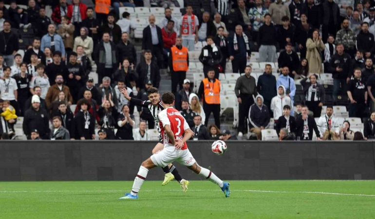 Trendyol Süper Lig: Beşiktaş: 0 - Fatih Karagümrük: 0 (Maç devam ediyor)