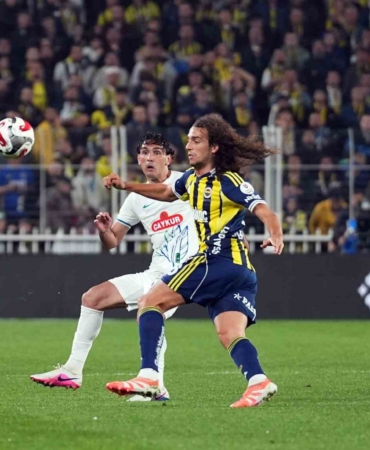 Trendyol Süper Lig: Fenerbahçe: 0 - Çaykur Rizespor: 0 (İlk yarı)