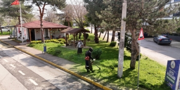 Kartepe’de yeşil alanlarda bakım ve temizlik çalışmaları sürüyor