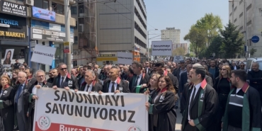 Hukuk camiası Bursa’da genç avukat için adalet yürüyüşü düzenlendi