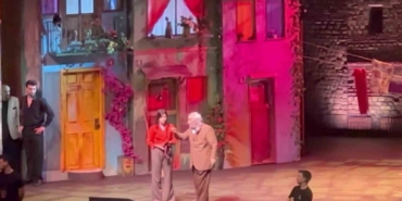 Sahnede fenalaşan Müjdat Gezen hastaneye kaldırıldı